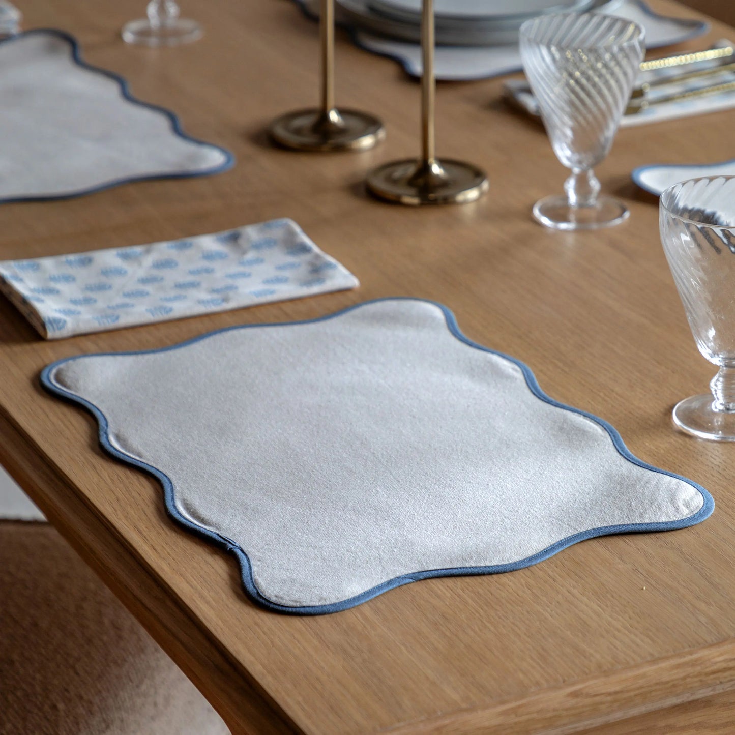 Scallop Edge Placemats (Set of 4)