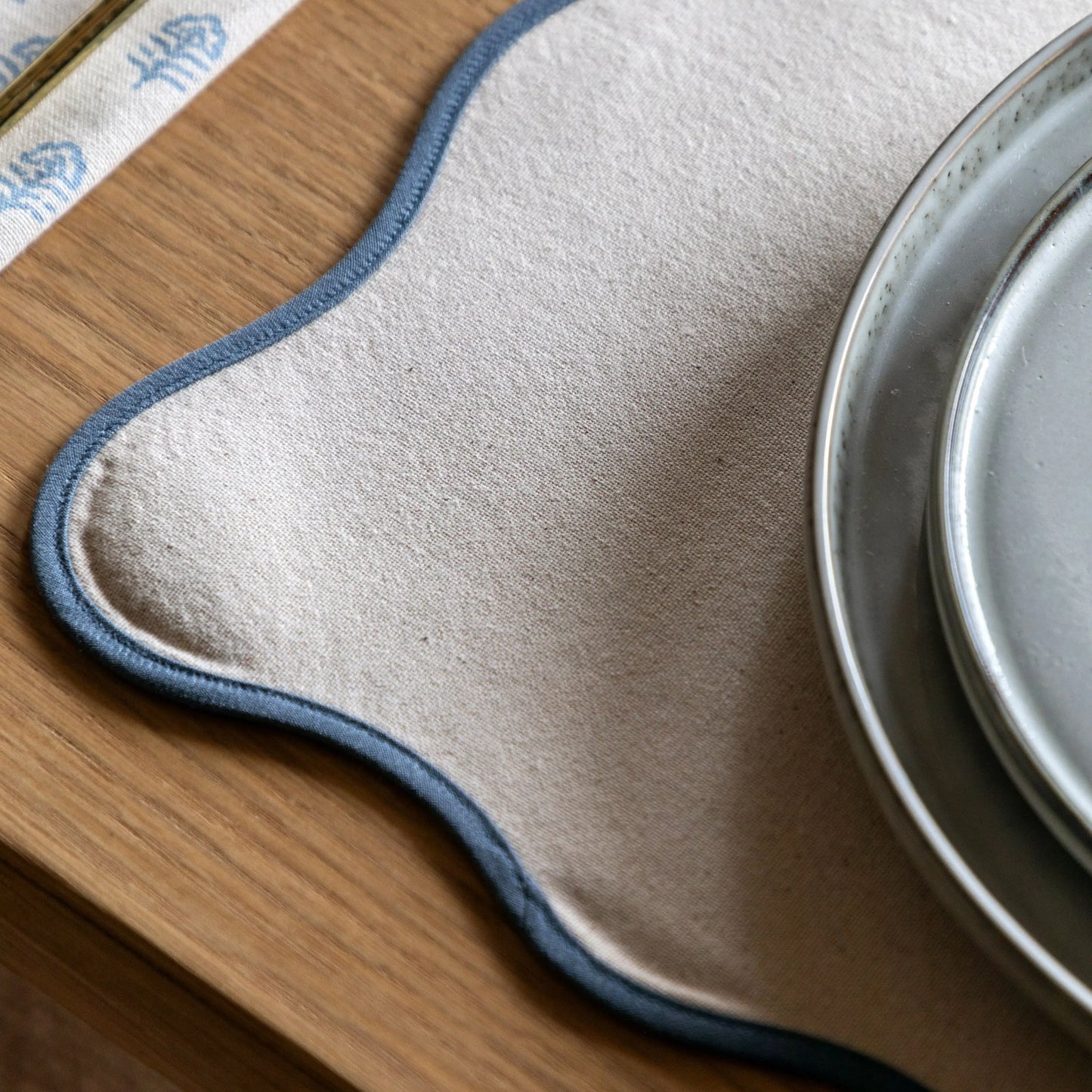 Scallop Edge Placemats (Set of 4)